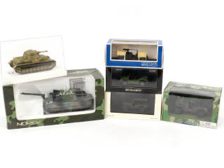 Lot 127 - DIVERS (6)