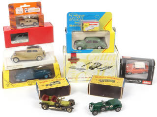 Lot 144 - DIVERS (10)