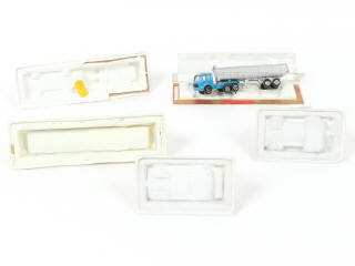 Lot 233 - MAJORETTE (FRANCE) (5)