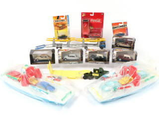 Lot 179 - PLAYING MANTIS (12)