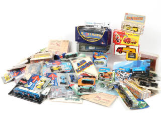 Lot 164 - DIVERS (42)