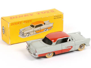 Lot 330 - DINKY TOYS (FRANCE) (1)