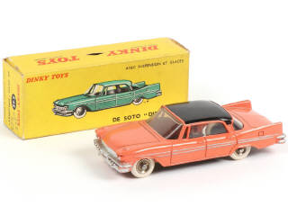 Lot 334 - DINKY TOYS (FRANCE) (1)