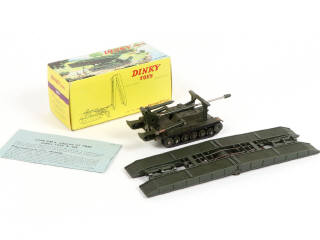 Lot 363 - DINKY TOYS (FRANCE) (1)
