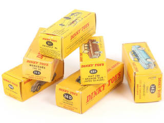 Lot 222 - DINKY TOYS (FRANCE) (6)