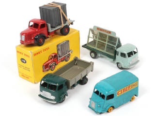 Lot 302 - DINKY TOYS (FRANCE) (4)