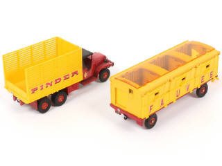 Lot 234 - DINKY TOYS (FRANCE) (1)