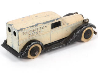 Lot 51 - TOOTSIETOY (USA) (1)