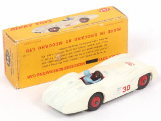 Lot 161 - DINKY TOYS (GB) (1)