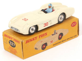 Lot 163 - DINKY TOYS (GB) (1)