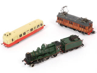 Lot 30 - DIVERS (HO) (3)