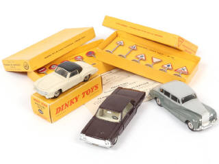 Lot 306 - DINKY TOYS (FRANCE) (5)