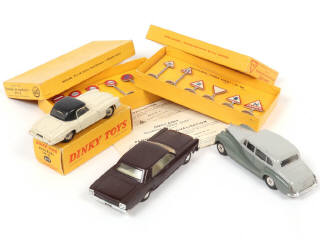 Lot 306 - DINKY TOYS (FRANCE) (5)