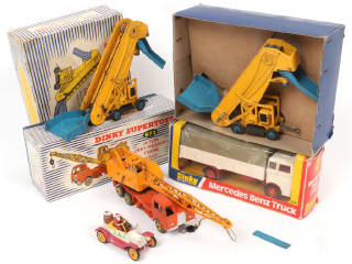Lot 209 - DINKY TOYS (GB) (5)