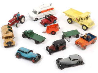 Lot 215 - DINKY TOYS (GB) (12)