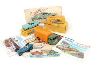 Lot 316 - DINKY TOYS (FRANCE) (11)