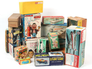 Lot 37 - DIVERS (10)