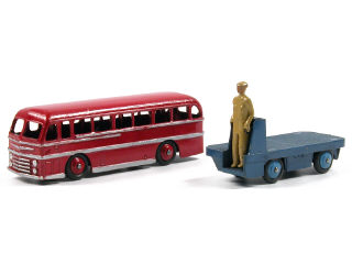 Lot 211 - DINKY TOYS (GB) (2)