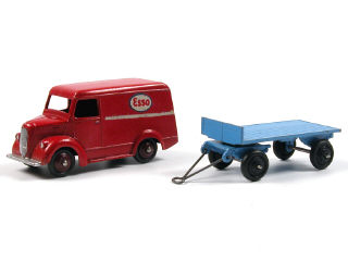 Lot 215 - DINKY TOYS (GB) (2)