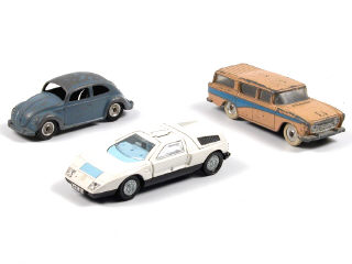 Lot 224 - DINKY TOYS (GB) (3)