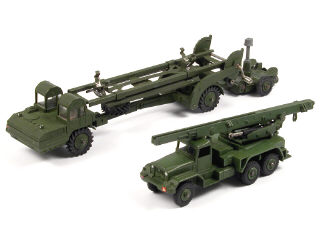 Lot 241 - DINKY TOYS (GB) (2)