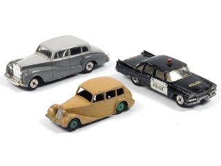 Lot 221 - DINKY TOYS GB (3)