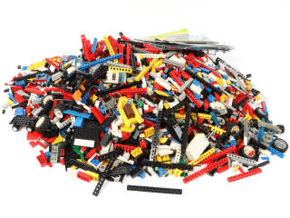 Lot 32 - LEGO (DANEMARK) (150)