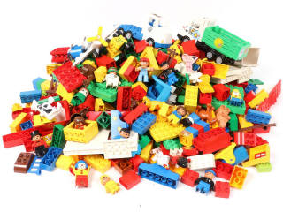 Lot 43 - LEGO (DANEMARK) (150)