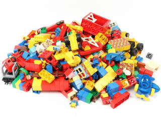 Lot 45 - LEGO (DANEMARK) (150)