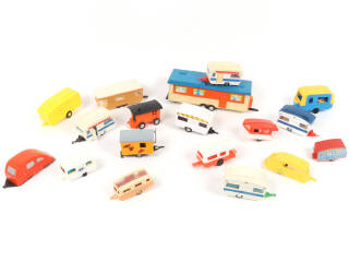 Lot 145 - DIVERS (18)