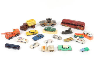 Lot 146 - DIVERS (20)