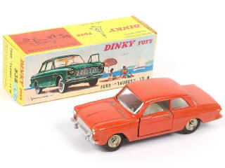 Lot 329 - DINKY TOYS (FRANCE) (1)