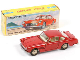 Lot 330 - DINKY TOYS (FRANCE) (1)