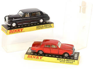 Lot 319 - DINKY TOYS (GB) (2)