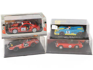 Lot 10 - DIVERS (4)