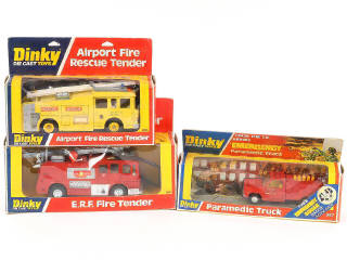Lot 321 - DINKY TOYS (GB) (3)