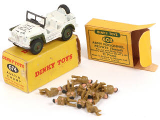 Lot 252 - DINKY TOYS (GB) (2)