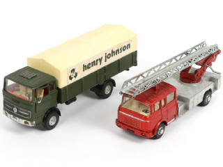 Lot 248 - DINKY TOYS (GB) (2)