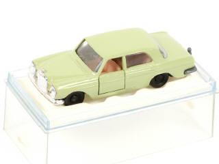 Lot 231 - MAJORETTE (FRANCE) (1)