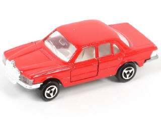 Lot 209 - MAJORETTE (FRANCE) (1)