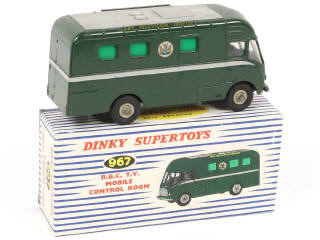 Lot 284 - DINKY TOYS (GB) (1)