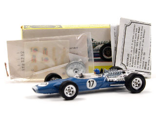 Lot 758 - DINKY TOYS FRANCE (1)