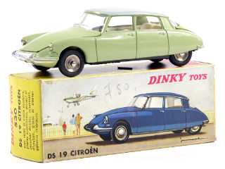 Lot 684 - DINKY TOYS FRANCE (1)