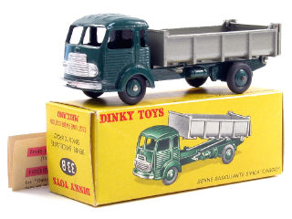 Lot 791 - DINKY TOYS (FRANCE) (1)