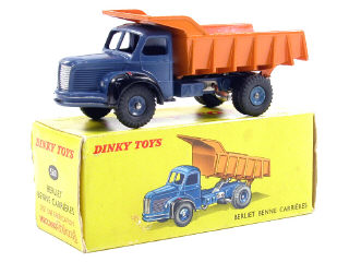 Lot 796 - DINKY TOYS FRANCE (1)