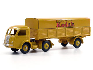 Lot 781 - DINKY TOYS FRANCE (1)