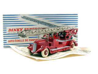 Lot 785 - DINKY TOYS FRANCE (1)