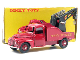 Lot 798 - DINKY TOYS (FRANCE) (1)