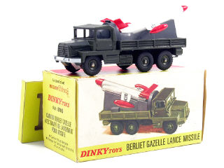 Lot 840 - DINKY TOYS FRANCE (1)