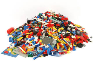 Lot 243 - LEGO (DANEMARK) (150)
